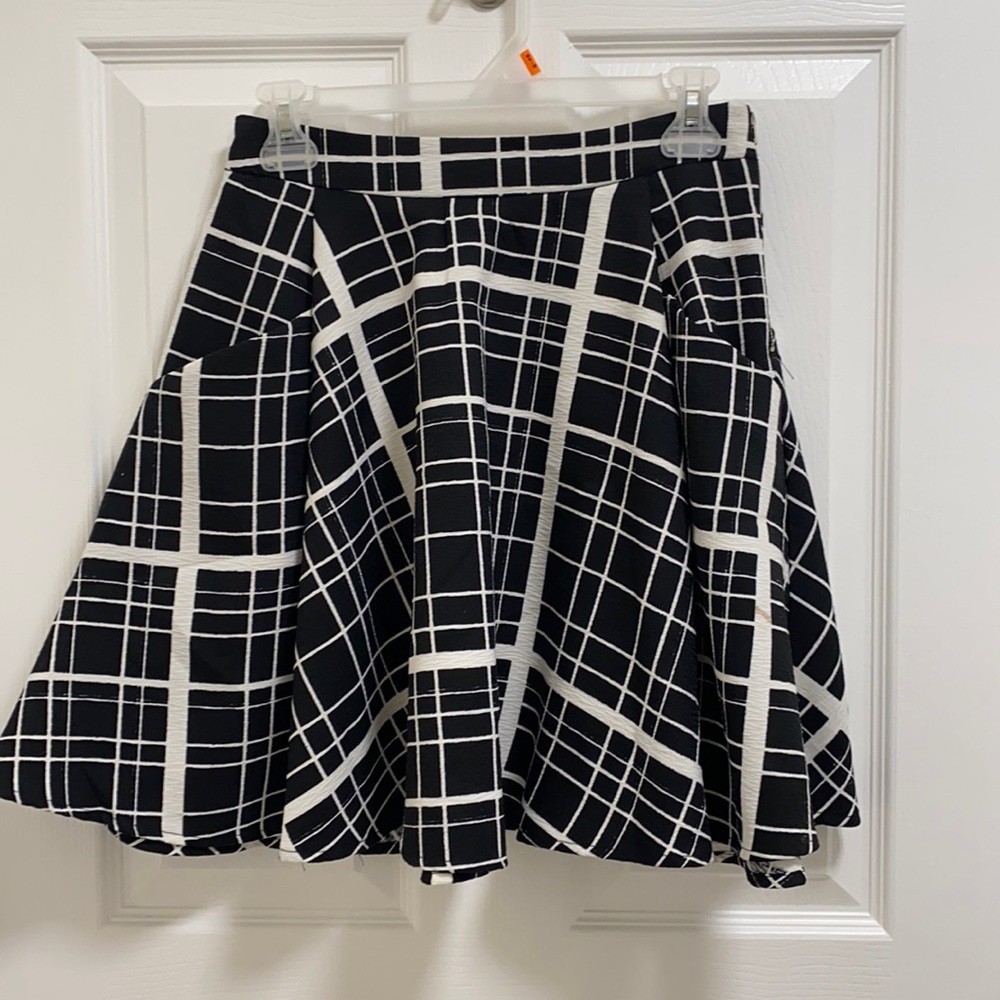 Alya black and white medium skirt